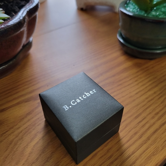 ❄️2 for 20❄️ Stainless Steel Pearl Earrings - Picture 2 of 4